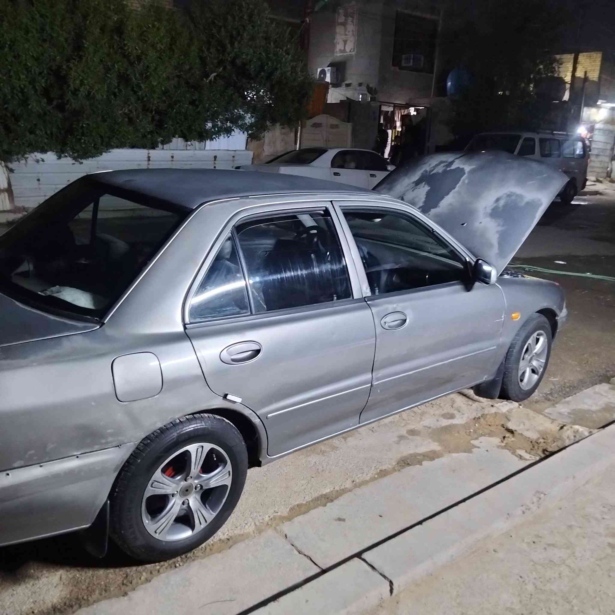 السلام عليكم بروتون 2005رقم بغداد باسمي سياره بلاديه تخم تاير حداديه صدر جاهزه ***********

