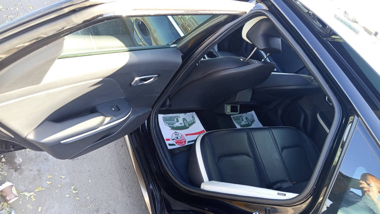 سلام عليكم البيع كي 4k موديل 2025 سيارة مواصفات فول جي تي لاين حادثها جاملغ يسرى  وبنيد فقط مكان سيارة بغداد رقم الهاتف ***********
