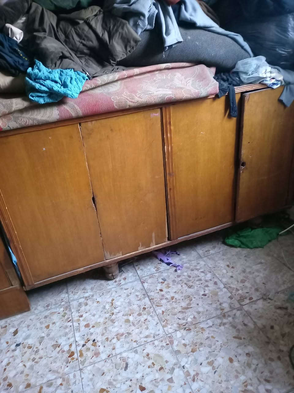 سلام عليكم غراض بيت للبيع
جدا نضيفات وكلهن درجه اولى
مبردات ثنين شغالات ونضيفات ماطور وكشر نضيف كلمن وسعره
 بغداد ***********
