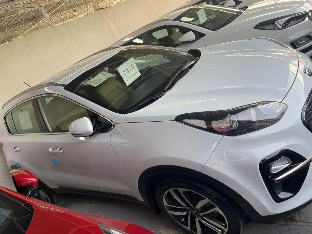 سبورتج ٢٠٢٠ خليجي لون أبيض مواصفات عادية 
بلوجكترات 
ليد صباحي 
تحكمات استيرن 
مرايا شفط 
كاميرا خلفية
ويل كاب 
بدون حادث 
سونارها منشور 
وكل تفاصيلها 
ماشية ٦٥ ألف حقيقي
مكانها الكاظمية
السعر النهائي قفل ٢٠ ألف دولار   
***********
