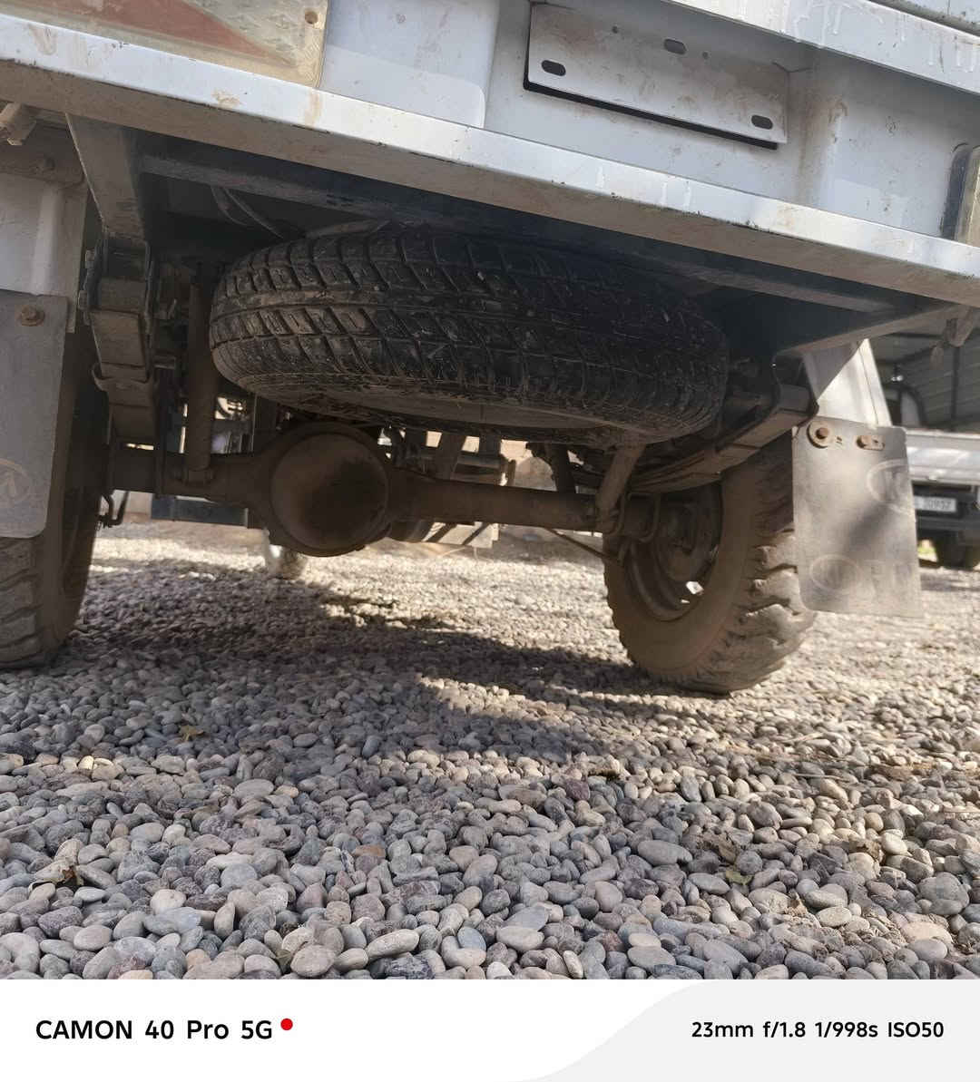 السلام عليكم ورحمة الله وبركاته
ستوتة للبيع موديل 2018 محرك 22 كهربائيات كلها شغالة سبير امامي وسبير خلفي جوز تواير جبلي نضافة شوف العين +جگ، السعر مليون وخمس مئة وخمسون وبيها  مجال، الشراي يتصل رقم الهاتف ***********.
