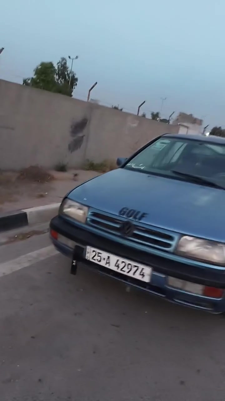 🇩🇪هاي سيارة كولف جيتا نظيف وعدها بطاقه بنزين  موديل ٩٤  للبيع معامله خاص ***********
