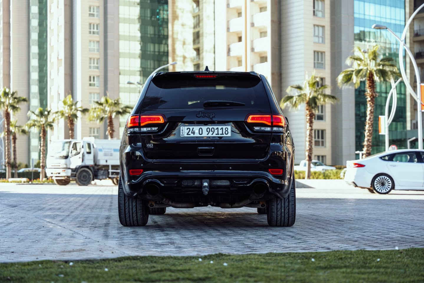 ⁨ ~ JEEP ~ 
النوع : Grand Cherokee SRT 
سنة الصنع : 2020 
المسافة المقطوعة : ٥٨٠٠٠ ميل 
حجم المحرك : ٨ سلندر ٦.٤ لتر 
المستورد : كندا 
حالة السيارة : كلين تايتل 
المواصفات : 
رادار امامي 
فتحة سقف بانوراما 
مقاعد كنتارا + جلد 
سقف كنتارا 
مقاعد هيتر + تبريد + خزن 
ستيرن هيتر 
كاميرا خلفية 
حساسات امامية + خلفية 
اضائات امامية و خلفية LED 
سماعات من نوع Harmon/Kardon 
٥ وضعيات قيادة 
ويل قياس ٢٠ انج 
بريكات Brembo 
كار بلي CarPlay 
اندرويد اوتو Android Auto 
——— 
السعر : $35.000 
للاستفسار اكثر التواصل عبر الواتس اب : 
***********⁩
