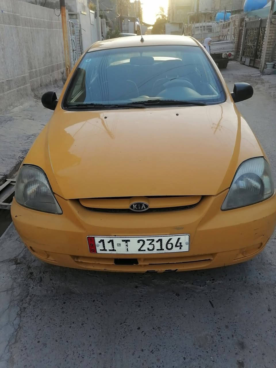 السلام عليك كيه ريو موديل 2010 شركه عامه أصل أصفر كير مكينه تبريد تخم تاير صدر جديد السياره جاهزه رقم بغداد هزه جديده مصفره هيئه وغرامات السياره فقط مشط ستيرن ينقص كل شهر شويه ينقص والجعجه مال الصالنصه فقط السعر 54 وبيهة مجال  بصيط مكان السياره قرب صيطرت الشعب القديمة *********** علمن السياره قطرت صبغ مابيهة فقط بارد بيهة
