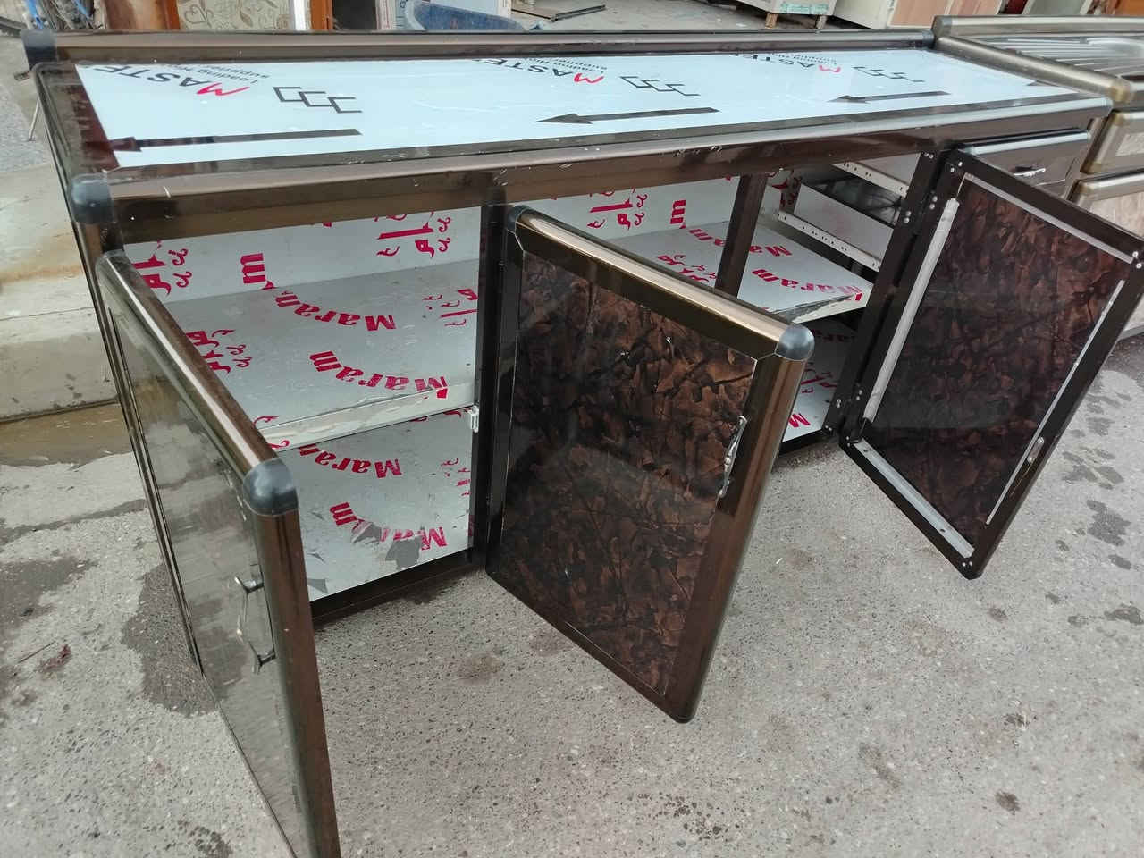 للبيع كونتر ارضى مترين اخ جديد شغل فصال تقيل سعر ١٢٠ بي مجال *********** اسيا *********** مكان موصل
