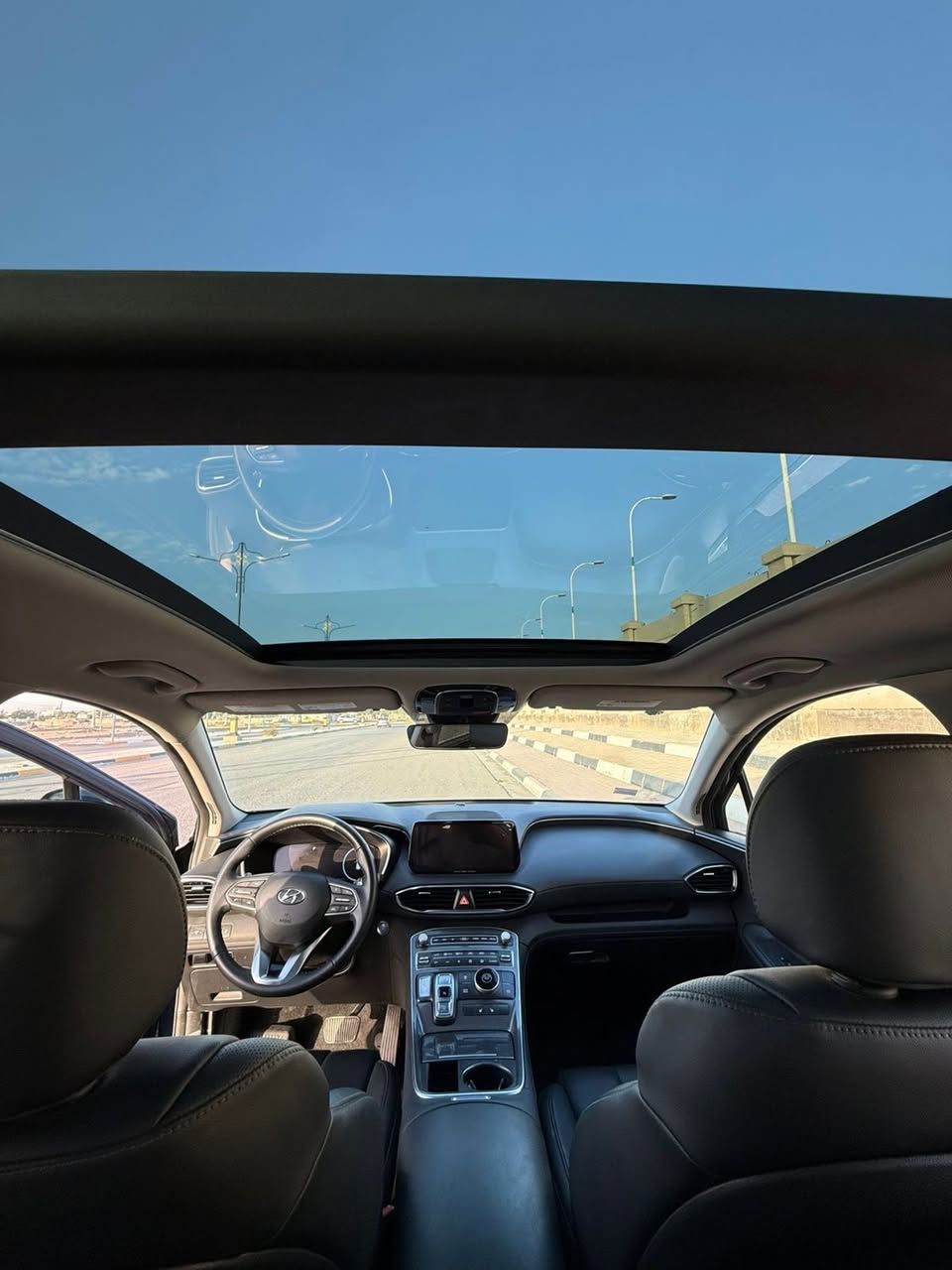 سنتافية وارد٢٣ فول مواصفات للاخير
ماشية ٢٢ كيلو متر 
5 راكب 
مكينة ٢٥٠٠  
حادثهة كلش حلو  بابين بس 
الباقي كفالة 
سيارة بكربلاء 
هزة ورقم جديد كربلاء 
وحتى صور امريكة بالمنشور 
وين تريدني موجود فيس انستا
واتساب 

***********
