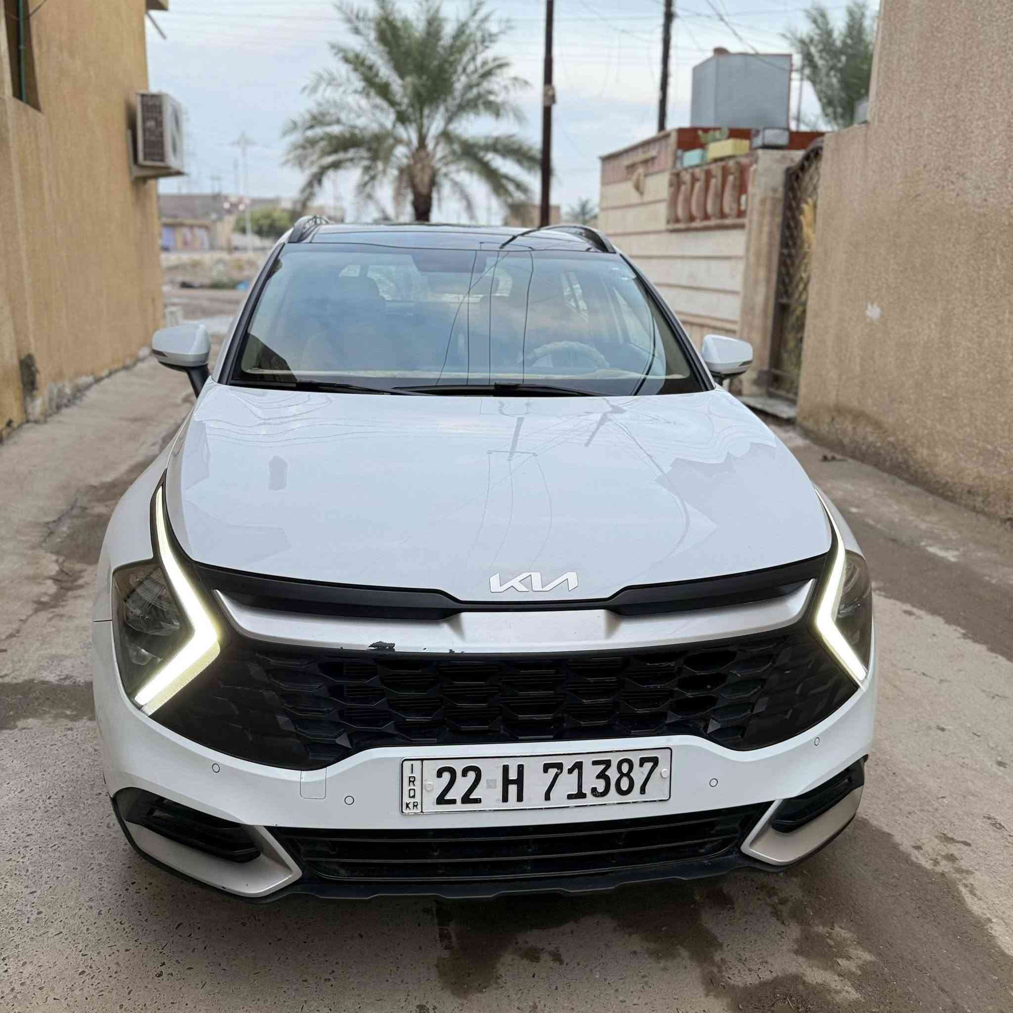 السلام عليكم
سبورتج 2023 خليجي 1/1للبيع 
كفاله عامه رقم اربيل بأسمي تحويل ثاني يوم 
ماشيه 50الف بنوراما رادارات جانبيه بصمه تشغيل كراسي كهرباء كراسي تدفئه صندوق كهرباء ويل 19مكينه 2000 دوش هاند بريك بصمه شاحن واير ليس اوتو هولد شاشه كار بلي كامره دواره دشبول ايباد قطعين تبريد حساس امامي خلفي شفتاف مقود مثبت سرعه نضام مانع انزلاق نضام نزول منحدرات اشاير بل مري مخارج USB+مخرج كشن وبعد بيها مواصفات خير من الله 
مكان السياره :صلاح الدين قضاء الدجيل 
السعر :228 وبيها مجال 
للأستفسار :***********
