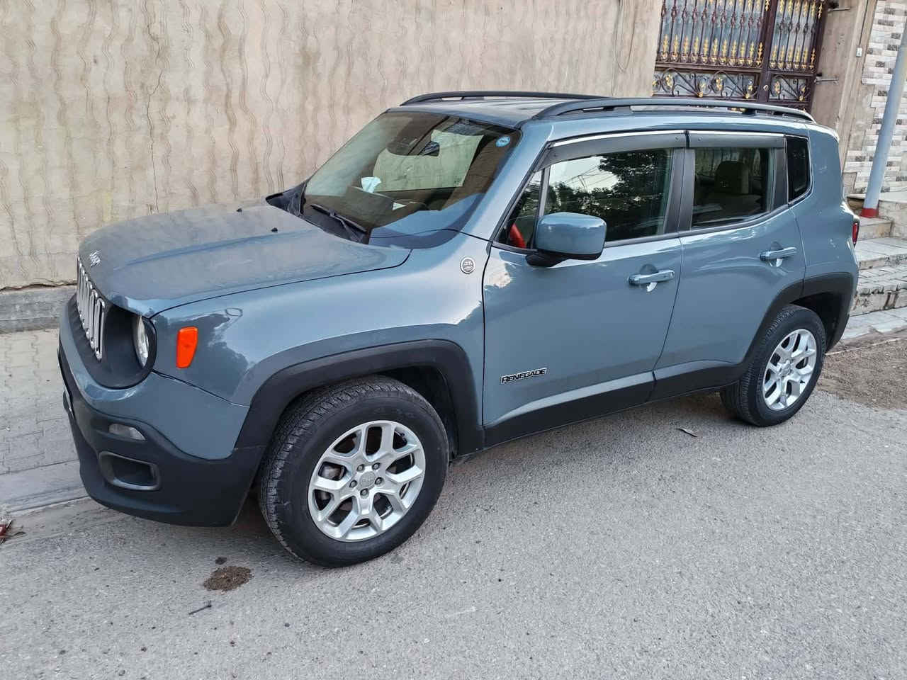 للبيع: سيارة جيب رينجدالموديل 2017
رقم إنكليزي سليمانيه بأسم شركة تريد وكاله او مداور ماشيه 114 ألف سيارة بيها تبديل جاملغ فقط نفس اللون السعر 133وبيها مجال بسيط مكان النجف للاستفسار الاتصال بالرقم *********** مواصفاتها 
فول سيارة بدون فتحه 
بصمه تشغيل 
فول تحكم استيرن 
 تدفئه كشنات 
فور ويل مع 3 وضعيات
سايد بريك دكمه 
تشغيل عن بعد
كامرة خلفيه 
حساس إطار
