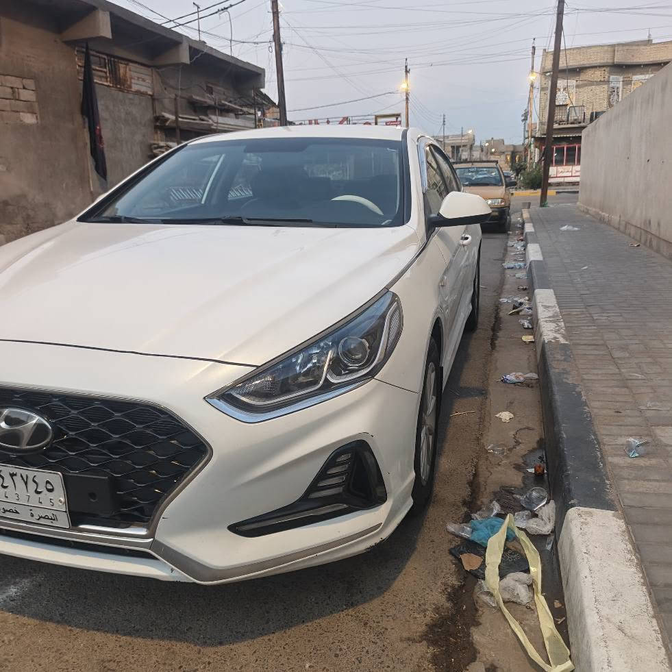 السلام عليكم 
سوناته موديل 20 كوري بانزين
جاهزه وكامله ترايك وين ماتريد سنويه ب اسمي مامنتهيه مكانها البصرة القبلة
بيها طكه بالباب واضحه بصور
 اي استفسار بالخدمه انا 
***********
*********** البصرة, العراق
