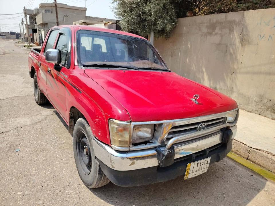 سياره ٢٠٠١ للبيع سياره نظيفه كلش رقم بغداد دولي الجديد شرط التحويل مكفوله من كلشي كير ومحرك بالشرط تبريد شاصي بالشرط بيها بس رش جامرلق السكن والبونيد رايدها ٨٠ وبيها مجال مكان السياره ديالى ***********
