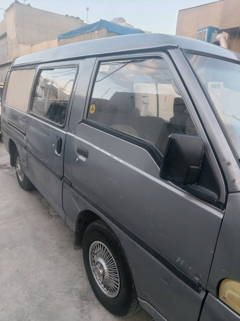 هوندای h100 مینی پاس مۆدیل 1996 گیرو مەکینە وەرگەڕانی بەشەرت سیارەکە جاهیزە نقسەکی ئاوا نیە 4تایە لۆکی لەسەرە دەتوانیت یەکەسەر بۆ ئیش و کاری خۆت بەکاربهێنی سەنەوی بەسەرچوە داوای 40$محامەلە   ***********
