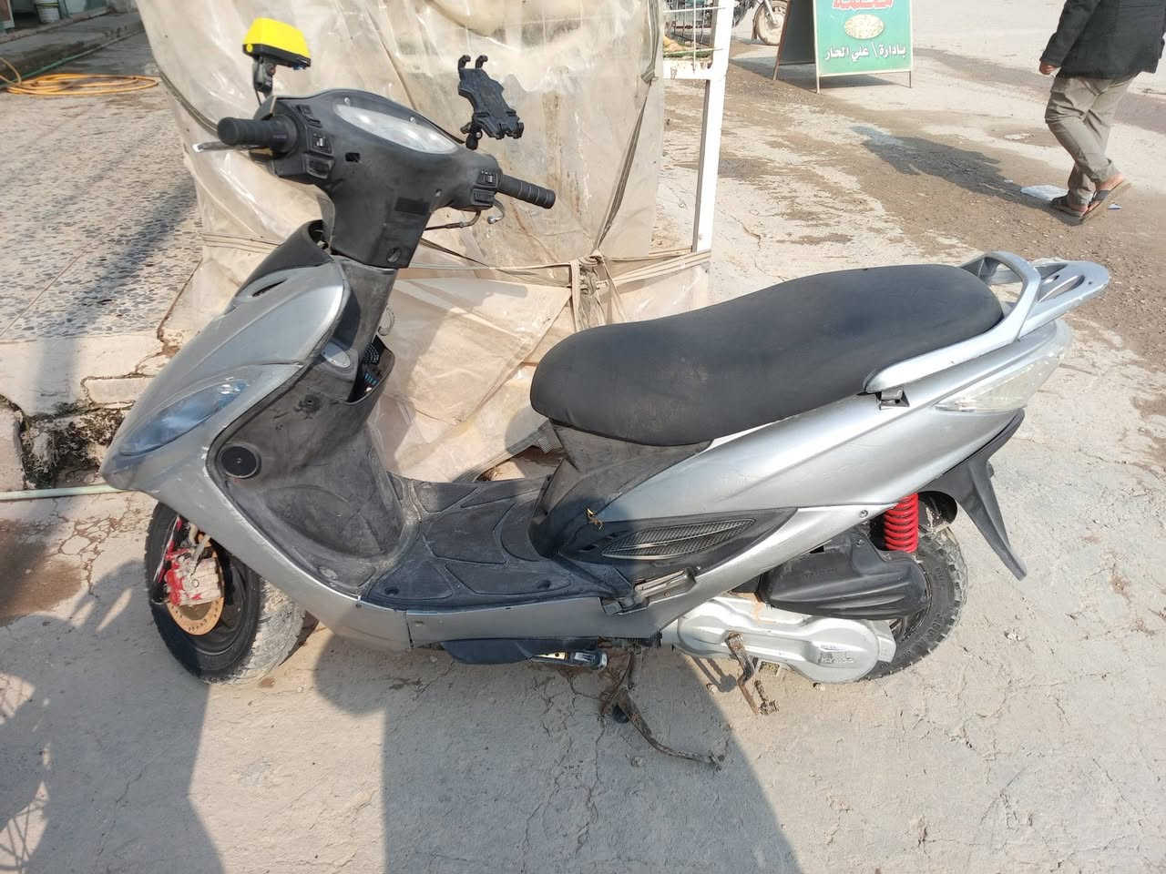 سلام عليكم درجه كامكو جيفور لا تبخير ولا تنقيص دراجه شلعه ومعدل كرهبايات شغل كله اشاير هورن برياكت بل مكان عداد سرعه دراجه خير من الله السعر 600وبيه مجال للطيبين رقم الهاتف وتصل وبيك خير ودلل ***********
