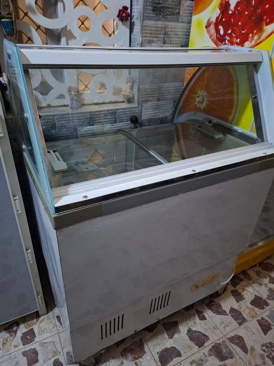 السلام عليكم
براد UGUR التركي عدد2

حافظة موطة عدد 1

كراسي عدد 10

مولدة عدد واحد

الاسعار:

البراد: الواحد 360

حافظة الموطة: 650

الكراسي عدد10: الكرسي ب20 وبيهن مجال قليل للشراي

المولدة: ب65

واكو مجال للشراي وشرط كل المذكور على الفحص تجي تشوف وتفحص وتتأكد وغراض استخدام قليل والنظافة 99%


**إذا كنت صاحب هذا الإعلان وتريد حذفه لأي سبب، رجاءا أرسل رسالة إلى الدعم الفني**