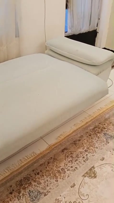 مرحبا بنات عندي هاي القنفه  للبيع  تصير سرير هم العدد ٢ الوحده على٧٥ للاستفسار خاص


**إذا كنت صاحب هذا الإعلان وتريد حذفه لأي سبب، رجاءا أرسل رسالة إلى الدعم الفني**