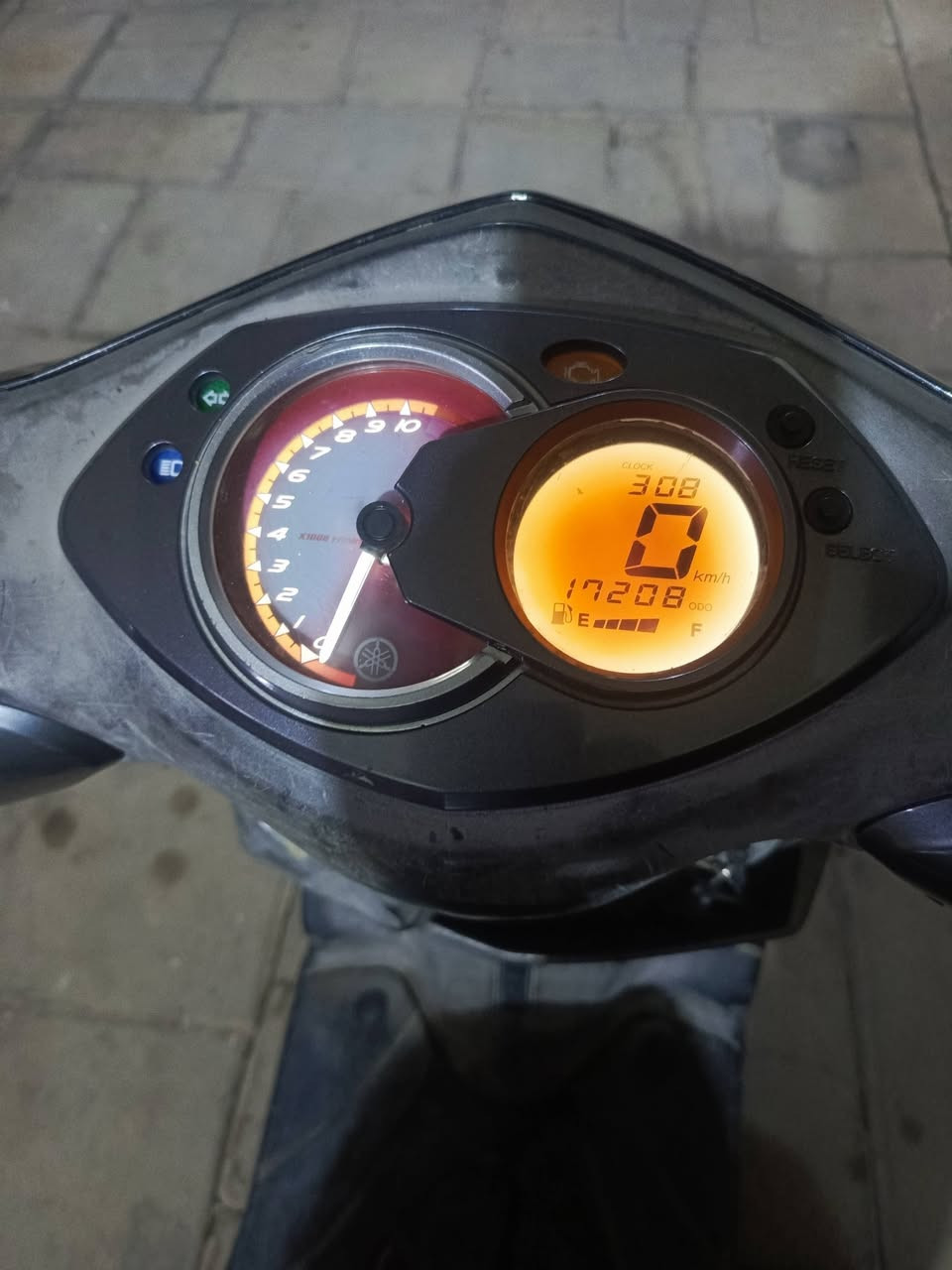 سلام عليكم دراجة للبيع سكنس فحل دراجة خير من لله مكينة ناعمة لا تبخير دراجة مفتوحة اول مرة دراجة نوزل مابيهة  نواقص كهرباءياتهة ماملعوبيهن كلشي شغال مكاني بغداد لمدينة ول سعر 750وبيهة مجال كلش بصيط حك جية لرقم***********واتساب فقط
