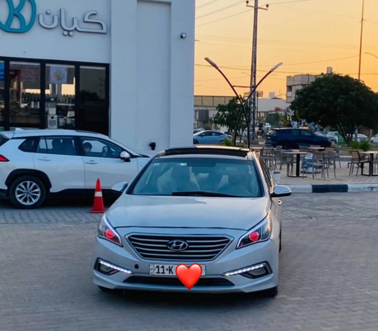 السلام عليكم
سوناتا رقم بغداد بسمي 
(لمتد ) Limited فول مواصفات VIP
موديل 2016 
المواصفات 
بانوراما 
بصمه  
كشنات جلد 
كشنات كهرباء 
كشنات تدفئه + تبريد
نظام سبورت 
نظام ايكو 
صاجات 
شاشة 
كامره 
رادارات جانبية
قطعتين تبريد 
بردات خلفية 
حساسات 
ويل كب كروم 
لايت زنون عالي + ناصي 
لد امامي 
بك لايت لد 
دبل كزوز 
مكينة 4 سلندر 
 GDI 2400 
مري قلاب
سستم صوت سماعات انفنتي 
تحكم ستيرن جهتين 
ستيرن هيتر 
دركة حياكة 
ترحيب جنطة عند الاقتراب 
اشاير بالمري 
نيكلات 
ذاكره خزن ميموري 
سبايدر خلفي 
مري عاكسة لضوء 
الحادث :جاملغ امامي ايمن وبنيد صبغ وبيها بارد مكانين صغار 
السعر : 122 
مكان السيارة نجف 
للاستفسار *********** متوفر واتساب
