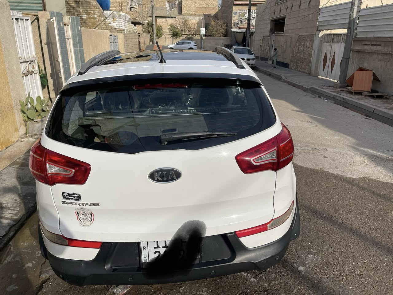 سبورتج للبيع موديل 2011 فول عده البصمه
داخل جديد 
مكنيه جديد
كامره وحساس خلفي 
سياره بدون صبغ
فقط دعاميات صبغ 
بيها مكانات بارد 
مكاني بغداد الكرخ
اتصال خط او واتساب 
***********
