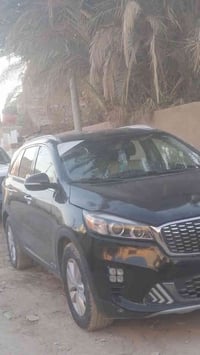 سورنتو ١٨ أمريكي ضربتها جاملغ أمامي والبنيد مصبوغ حره ٠٧٨١٤١١٢٦٥٣