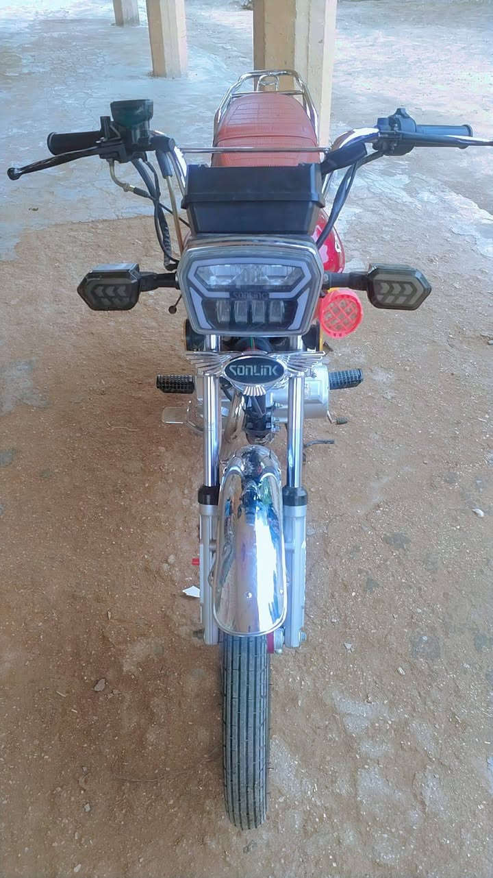 سيفانه للبيع موديل 24 كفالة عامه كهربائيات كله شغال شرط انضف من الصوره وراق كامله  السعر 650 وبيه مجال اتصل على الرقم ***********
