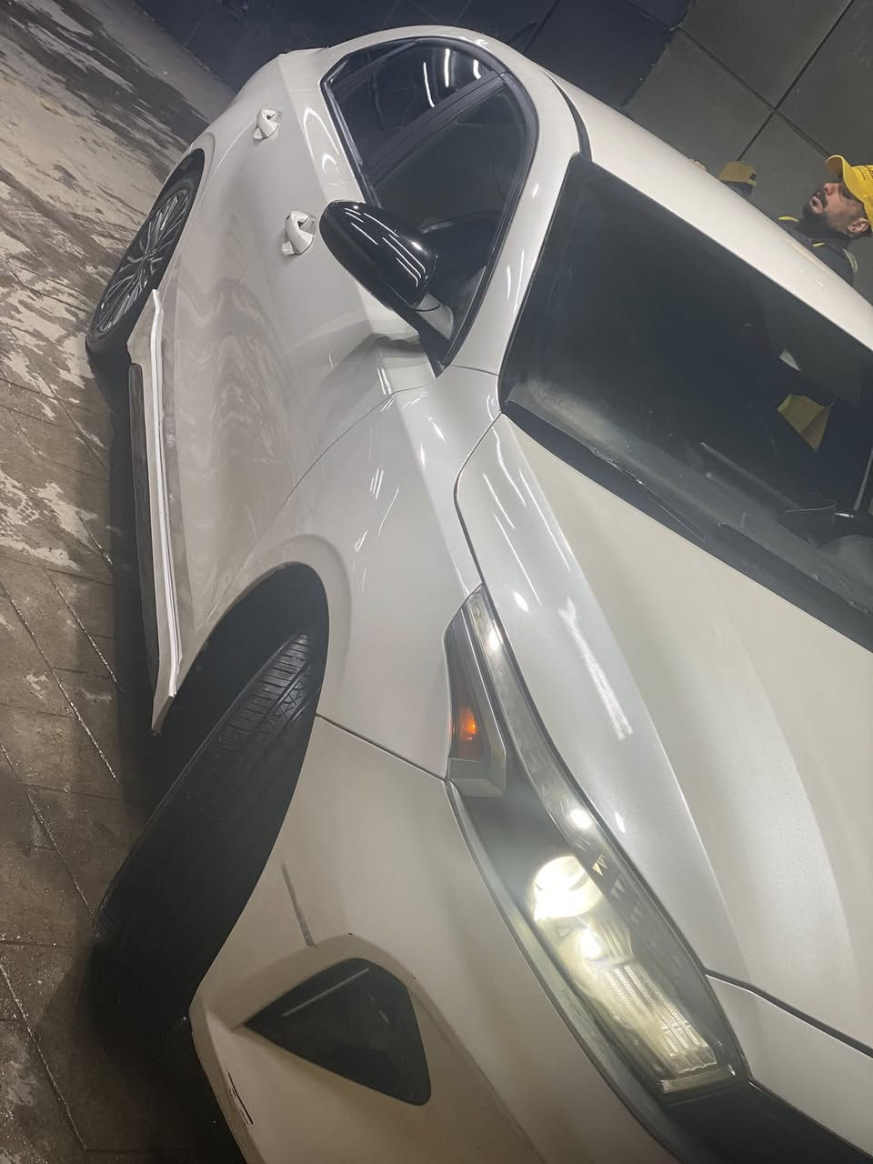 السلام عليكم 
للبيع كيا فورتي 2024 حادثهة بنيد ودعاميه فقط بدون دواخل ومرفقه صور الحادث 
ماشيه 48 الف
فول مواصفات GT line
بصمه 
كشنات جلد 
تشغيل عن بعد
رادارات اماميه وجانبيه 
السعر 160$ وبيهة مجال 
للأستفسار ***********
