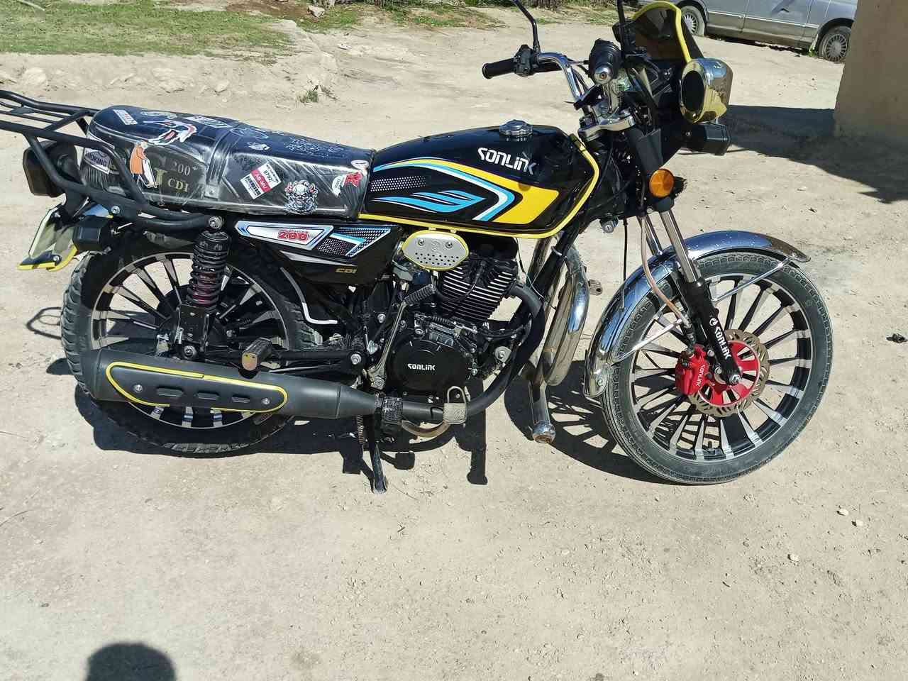 سلام عليكم
دراجه موديل 25
محرك فول نشاط ونعومه
محرك 200 جواكيج
دراجه مناقصها برغي 
البيع وترهم مراوس  
الاستفسار علرقم
خاص مارد ***********
