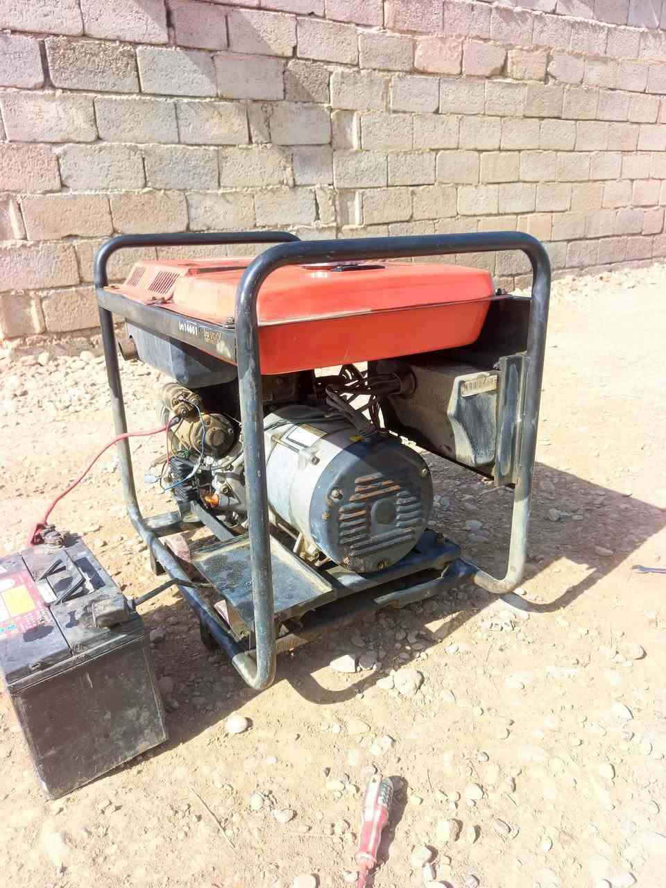 مولد 25 امبير يشتغل سلف وحبل السعر 525 الف 
***********
