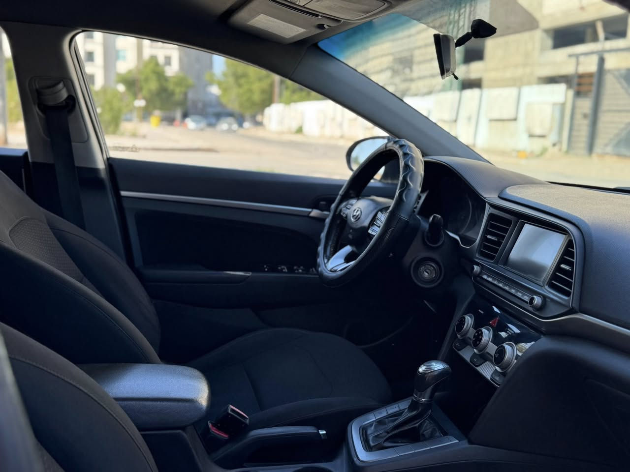 انتره موديل 2019وارد امريكي حادثه جاملق وبنيد بدون دواخل وباقي سياره كفاله من ضربه وتبديل بيه ثلاث قطع كلير فقط وباقي سياره كفاله من ضربه وتبديل وصبق سعره 109وبيه مجال رقم هاتف *********** موصفات سياره شاشه كامره خلفيه مثبت سرعه تحكم استيرن شاير بل مري تدفئه تبريد بل كشنات تدفئه بل ستيرن رادارات بل مري حساسات ماميه خلفيه محرك 2000دوش محرك وكير مكفولات حداديه تخم تاير جديدات مكان سياره كربلاء مكلف بل نشر
