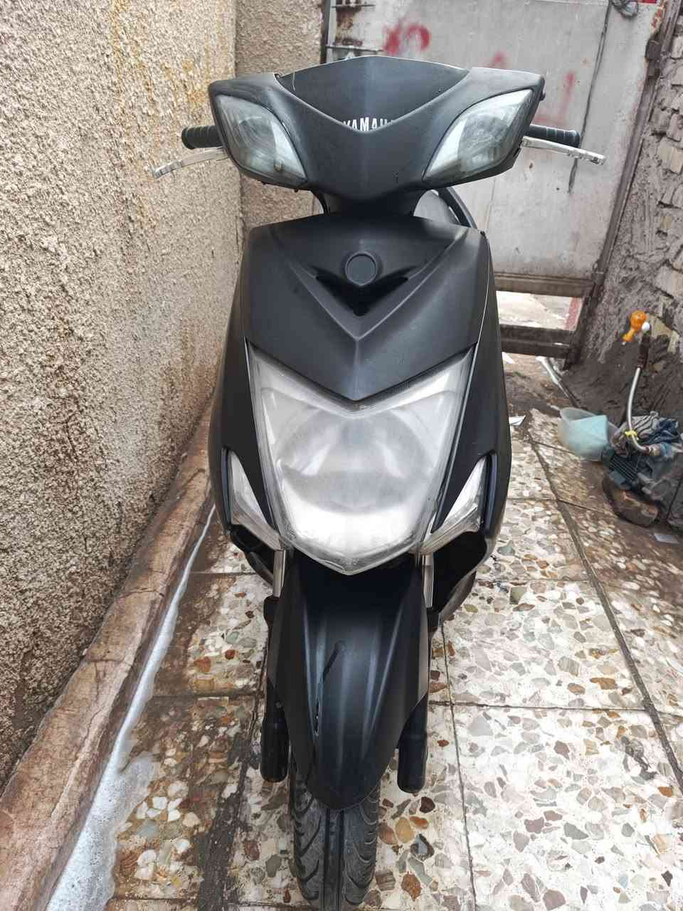 سلام عليكم شباب سكنس لد للبيع دراجه كامله شغاله بس كفرها بيه نقص دراجه شلعه ومعدل خير من الله. قبق صالنصه جديد مجامع جدد طلاعات جدد نوزل جديد جويتر جديد السعر 850 وبيها مجال قليل رقم ***********
