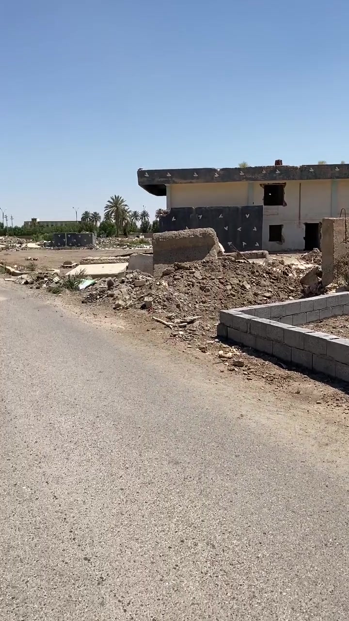 قطعه ارض للبيع
المساحه 333 
الموقع خلف مديريه الافواج مقابيل كليه الزراعه
مجاور حي الميكانيك
سعر المتر 225 ألف 

‭0780 173 1111‬
