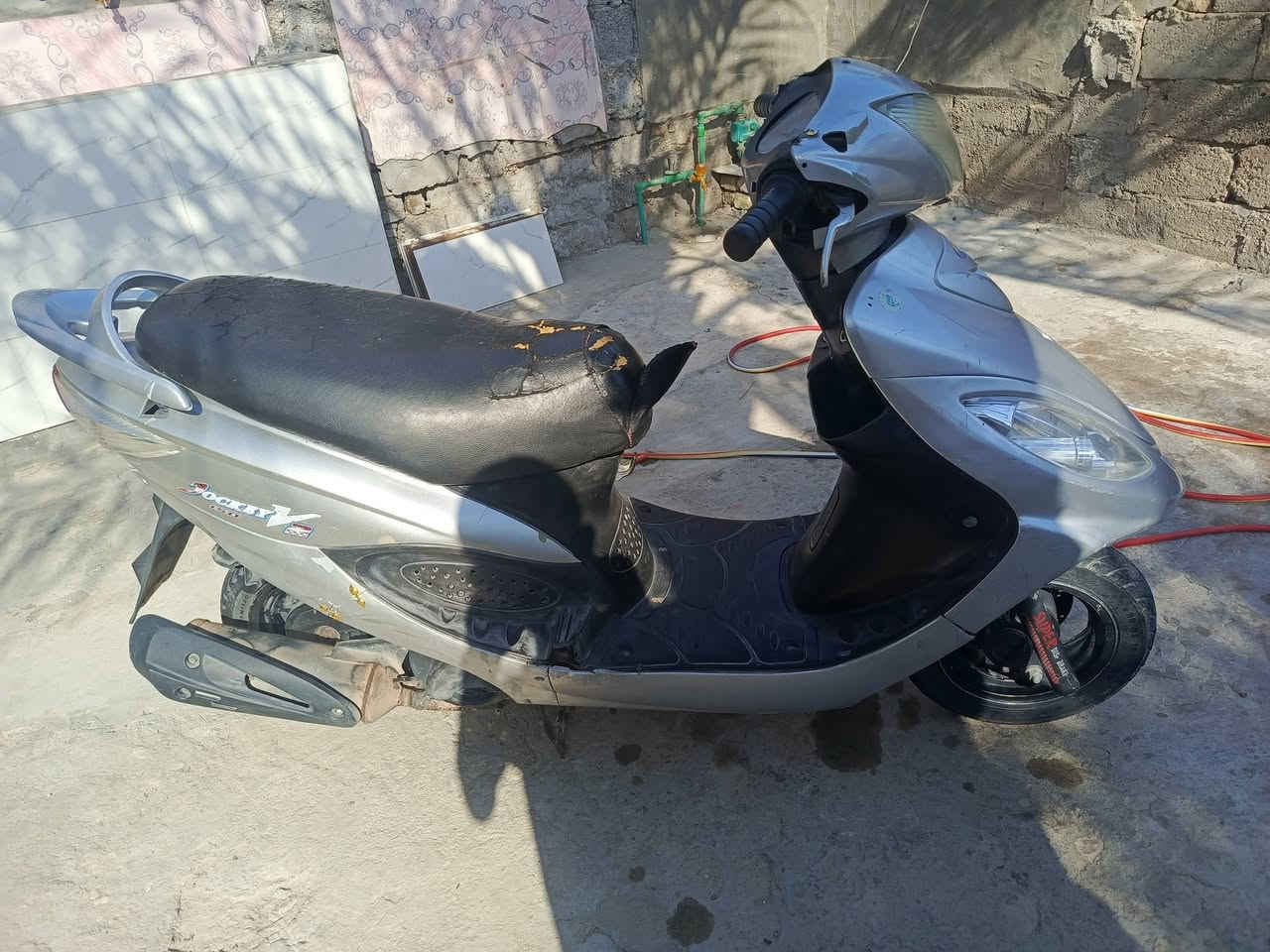 السلام عليكم
دراجه كامكو للبيع
مكينه 150فحل ما مفتوحه 
دراجه بيها خيط تبخير من تحمه يروح التبخير 
دراجه كهربائيات كلها شغاله اشاير هورن بكلايت لايت بريك امامي وخلفي دراجه جاهزه من كلشي كفرات اصليه ختم واحد الدراجه موديل13 سعرها550وبيها مجال للشراي


**إذا كنت صاحب هذا الإعلان وتريد حذفه لأي سبب، رجاءا أرسل رسالة إلى الدعم الفني**