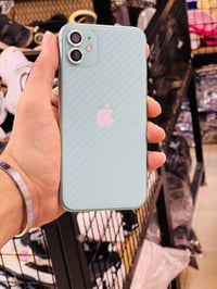 اسلام عليكم  ايفون 11 عادي للبيع  ذاكره 64 تك سيم  نموذج m مستبدل بطار...