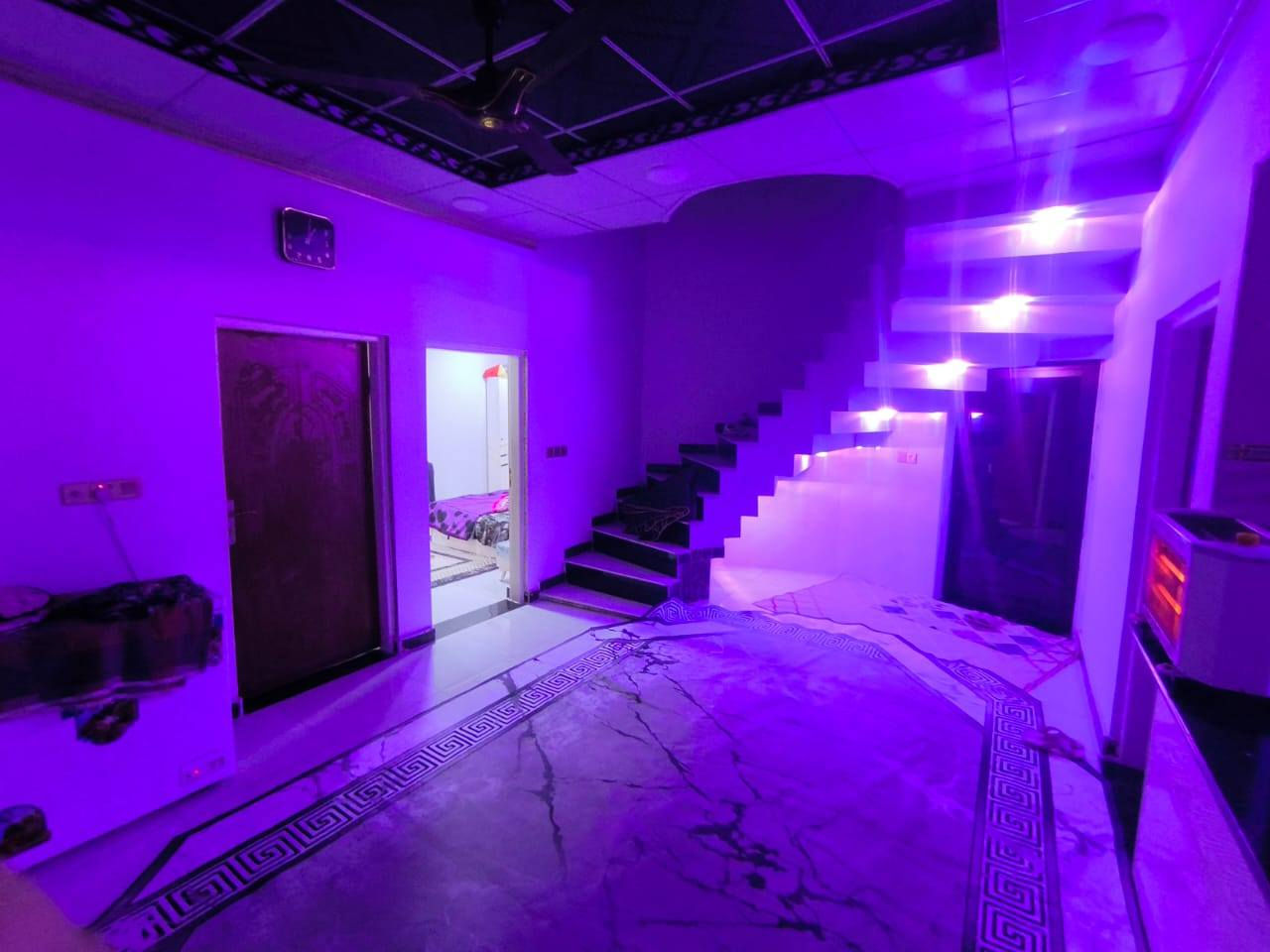 سلام عليكم دار للبيع ابو لخصيب حمدان مساحت دار 130 بناء جديد 2025 يحتوي دار علاا غرفتني منام وصاله وستقبال وحمام داخلي وحمام خارجي بيتونه+ مخزن وطامره ومنور  السعر 70 مليون وبي مجال قليل لاستفسار علا رقم ***********
