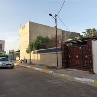 عقار تجاري • ٣٩٣م • تسعين فرع البدالة