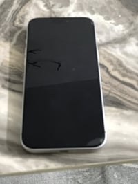 ايفون ١٧ برو ماكس شريحه الكترونيه للبيع السعر ١٨٧٥  بيه مجال جدا بسيط ...