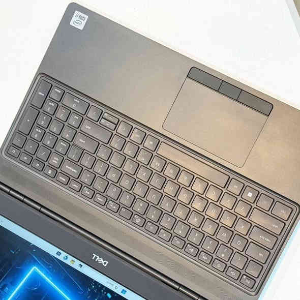 عرض خاص للبرامج الهندسية والامن السيبراني و الألعاب 
لابتوب دل precision من فئة  الجيل العاشر ورام ٣٢  كيكا  و كارت شاشه 20 كيكا مقسم داخلي 16 كيكا و وكارت شاشه خارجي 4  كيكا
بنظافة عالية جدا 

💭 مواصفات اللابتوب⚡⚡⚡⚡ ⬇️

Dell Precision 7550♦️
Core i7-10 H♦️
Ram.     16 GB DDR 
Hard Disk.      512 ssd M.2 NVMe 
INTEL UHD Graphics - 16 gb
Nvidia Quadro T1200 - 4GB
15.6 FHD 
Dell Chrger 180 Watt
windows 11 Pro

لابتوب Dell precision 7550
كوراي سفن - الجيل العاشر فئه H
رام: 32  كيكا  نوع DDR4 
هارد: 512GB كيكا - SSD
كارت شاشة داخلي ١٦ كيكا 
كرت شاشه خارجي 4 كيكا 
حجم الشاشه 15.6  انج 
كيبورد ضوئي - ليزري ( عربي - انكليزي)
السعر: ٦٨٠  الف دينار فقط.

🎁🎉  الهدايا والملحقات 🎉🎁

♡ حقيبة
♡ ماوس 
♡ شاحنة 
♡ ماوس باد

⭐️ يوجد توصيل لجميع محافظات العراق 🚚
♡ 5 ألف لبغداد.
♡ 7 ألف لجميع المحافظات.

📝 للحجز والاستفسار، 
يرجى التواصل معنا عبر ماسنجر الصفحة
او عبر الواتساب: ***********
🤝 مركز نانو تكنولوجي 
لبيع وشراء اللابتوبات المستخدمة في العراق
العنوان: بابل - المحاويل - حي الاسرة 

ضمان من اي عطل لعشرة أيام لجميع القطع.
