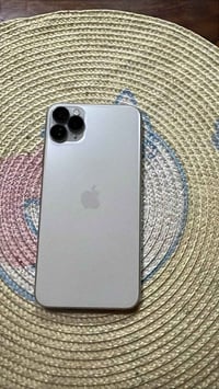 آيفون ١١ برو ماكس • ٢٥٦ • بطارية ٦٧٪