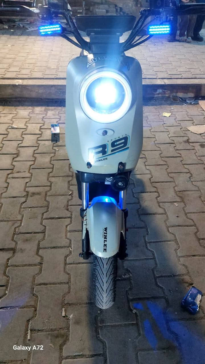 ​🏍️ للبيع: Yamaha R9 .. هيبة وفخامة 👑
لعشاق التميز، الوحش R9 بحالة الوكالة. دراجة تجمع بين التكنولوجيا المتطورة والقوة الانفجارية.
​المحرك: CP3 الأسطوري (890cc) - عزم وشراسة.
​التكنولوجيا: شاشة TFT، نظام Quick Shifter، وفول إلكترونيات.
​الملحقات: المفتاح الأصلي + كارت الملكية (كاملة وجاهزة).
​"مو بس دراجة، قطعة فنية تخطف الأنظار بكل شارع."
​📍 المكان: [النجف الاشرف حي المكرمة ]
📞 للتواصل: [***********]
السعر 310 وبيها مجال للشراي !!!!
