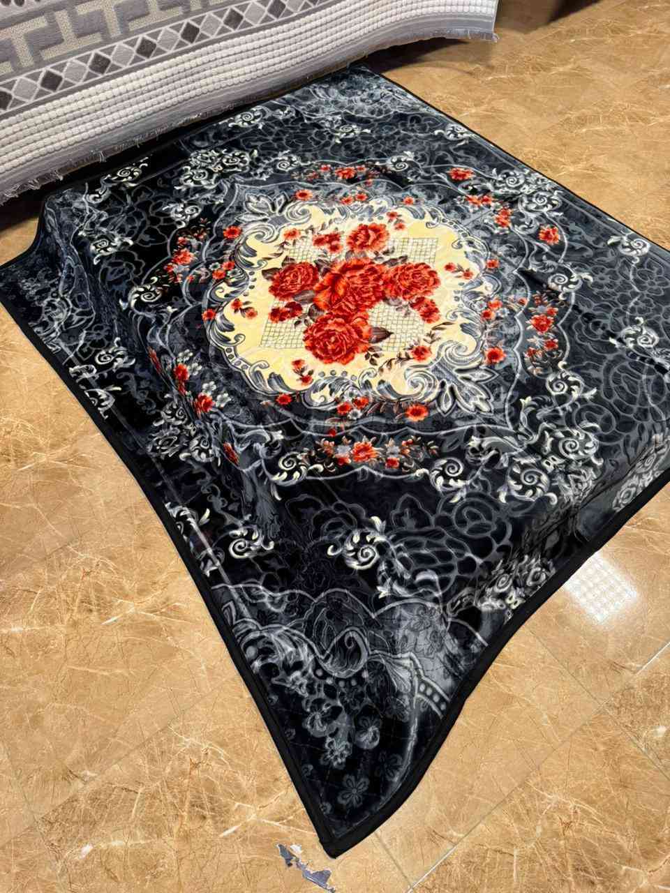 بطانية نفرين حفر وجهين قياس كبير 230*200  والوزن 6 ونصف كيلو وبسعر 30,000 فقط😍😍😍😍😍😍🔥🔥🔥🔥🔥🔥🔥🔥🔥
العنوان : سماوة، حي العمال، مقابل حسينية ام البنين (ع) ✅ مجمع سيد الأسعار للمفروشات والستائر ❤️
ملاحظة : يوجد توصيل جميع المحافظات ✅
للطلب : *********** واتساب
