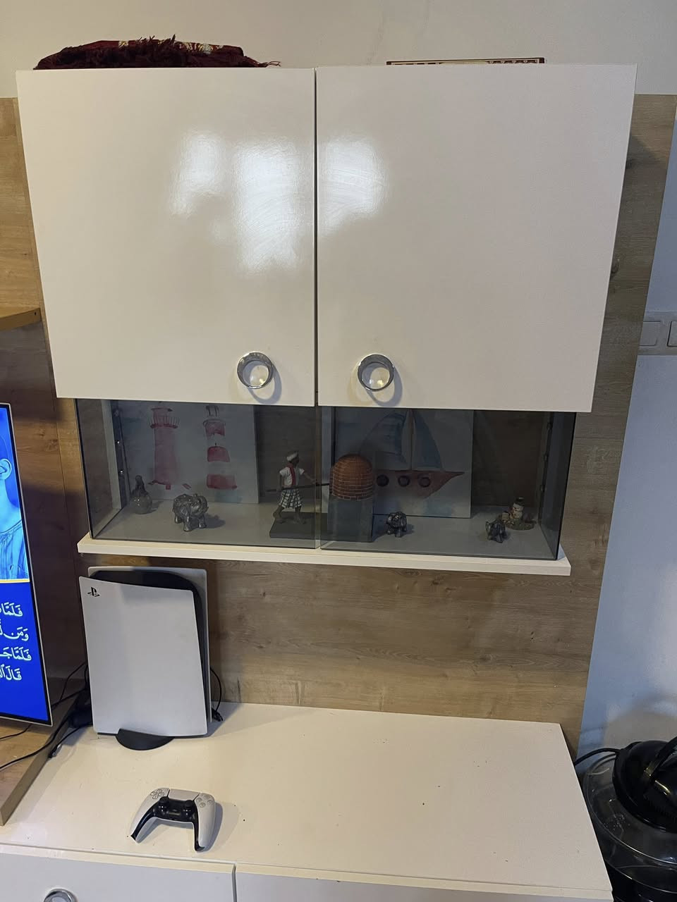 ✨ ميز ماركة CASA BONITA ✨
فخامة واضحة من أول نظرة 💎

تصميم أوروبي أنيق يخلي المكان يبين أرتب وأرقى 📺
اختيار مثالي للشراي اللي يعرف الذوق الصح 👌

💰 السعر مرتب: ٩٠ ألف


**إذا كنت صاحب هذا الإعلان وتريد حذفه لأي سبب، رجاءا أرسل رسالة إلى الدعم الفني**