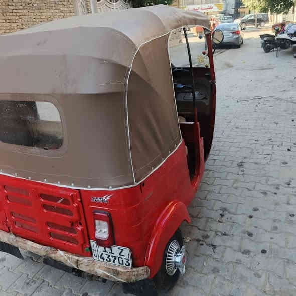 سلام عليكم تكتك للبيع موديل 2018مكينه ناعمه تجفيت جديد شركه رقم وسنويه مصبوغه عام سعر 4.500مكاني بغداد غير متواجد فيس استفسار ***********
