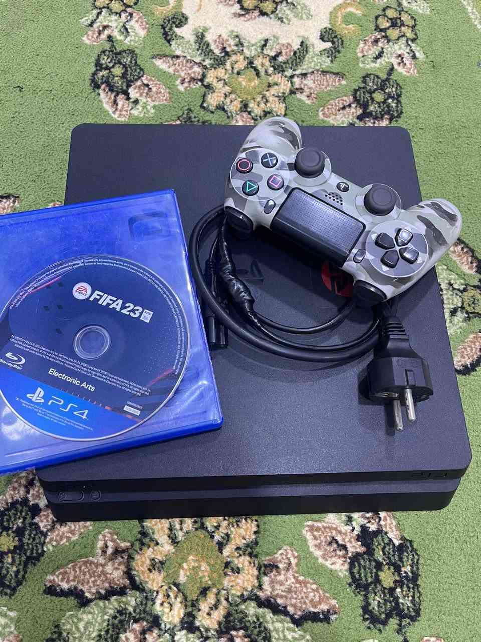 السلام عليكم البيع بلي 4 سلم مفتوح التنضيف جهاز كلش حلو ونضيف 13/50 اون لاين ذاكره 500 كامل ملحقاته جوستيكا وحده كيبلات تشغيل قرص فيفا 23 سعره 220 مكاني بغداد رقم ***********
