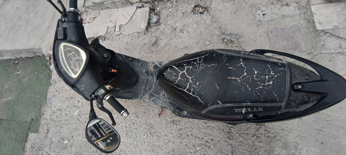 دراجه ماكس للبيع سعر 500 بيها مجال مفتوحه مره وحده كلشي شغال ما عده الكلوب ولهورن ما مربوط عنوان القرنه  هاتف واتساب ‏‪***********‬‏
