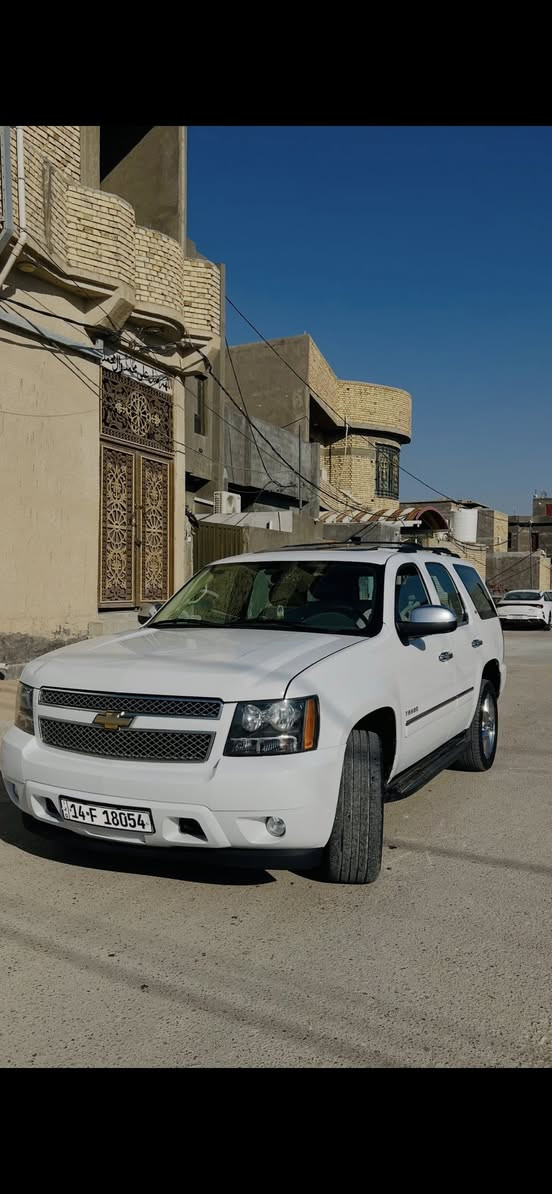 سلام عليكم تاهو مديل 11 سياره وارد  خليجي. صار بيه. صبق بل جاملقً  امامي  ول باقي كفاله عامه سياره جديده بمعنه كلمه. سياره ما متعوبه سياره مالت واحد جناب.   كير محرك  كله بل كرتون.   تخم تاير  بيه    مكان سياره بصره  ابو خصيب   رقم هاتف ***********
