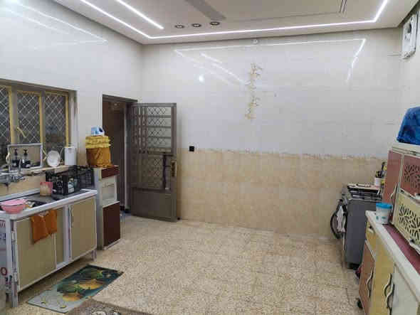 اسلام عليكم الدار للبيع المساحه 200بيت مرتب ومتعوب عليه يحتوي على المطبخ كبير
براني كبير
صاله كبيره
غرف نوم عدد 2
صحيات داخليه و خارجيه
ممرداير البيت كراج زاد حديقه العنوان ديوانيه الاسكان شارع الملعب وتنزل داخل للفرع حي الموظفين السعر 155وبي مجال قليل للاستفسار ***********
