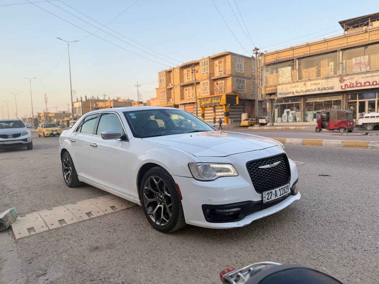 "🚗 للبيع - سيارة نظيفة جداً 
- *_النوع: أوباما موديل 2017 معلاية 2018
السعر 175 ورقة وبية مجال قليل 
كتابة كامل من المرور بخصوص ترجع اصل 
- __المواصفات: فول مواصفات C
- __الرقم: ذي قار حرة، السنوية باسمي
- __الحالة: السيارة نظيفة جداً ومابيها أي نقص
- __التقرير: تقرير الحادث موجود
- __الصبغ: دخول السيارة أمريكي بدون ضربة، وبالعراق بسبب كم دحجة وصار حادث بسيط، وهذا سبب تبديل بعض الغراض فقط
المكان الناصرية مركز 
- __السعر: للاتصال والتفاصيل ***********
- _*للاستفسار والصور: دايركت أو اتصال

#سيارات_ذي_قار #أوباما_للبيع #سيارة_نظيفة"
