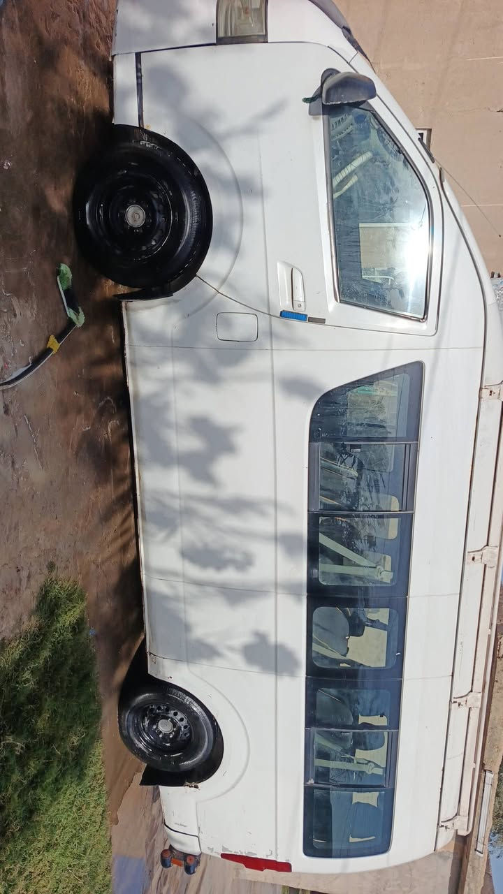 سلام عليكم للبيع جنبي 13 السياره بيهه طخه باب السلايت وكدام شويه شبر ولباقي مكفول محرك كير مكفولات سياره خير من الله المكان سياره اللطيفيه السعر 118 رقم صاحب سياره ***********
