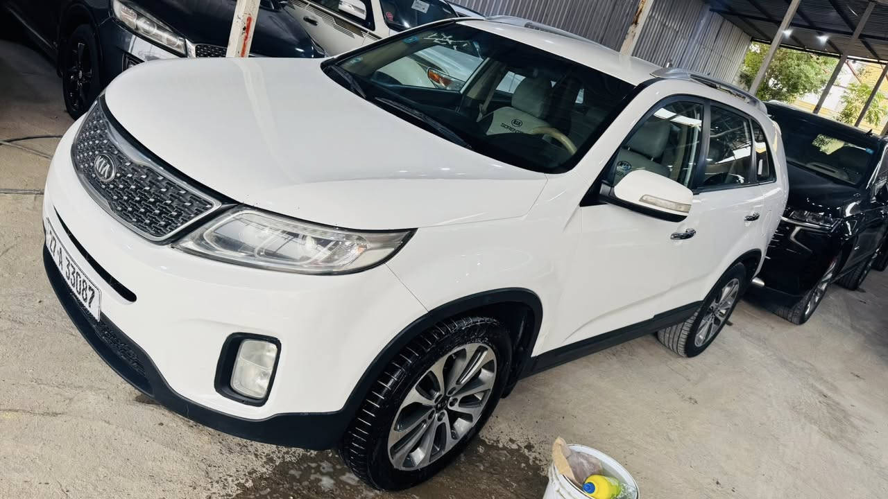 للبيع سورنتو 2014 خليجي جديده بمعنى الكلمه 
محرك 6 سلندر عدد الركاب 7 راكب بصمه تشغيل بردات خلفيه. السياره بيها قطعه صبغ فقط جاملغ. تخم تايرجديد حداده جديده السعر ١٧٨ العنوان ذي قار ***********
