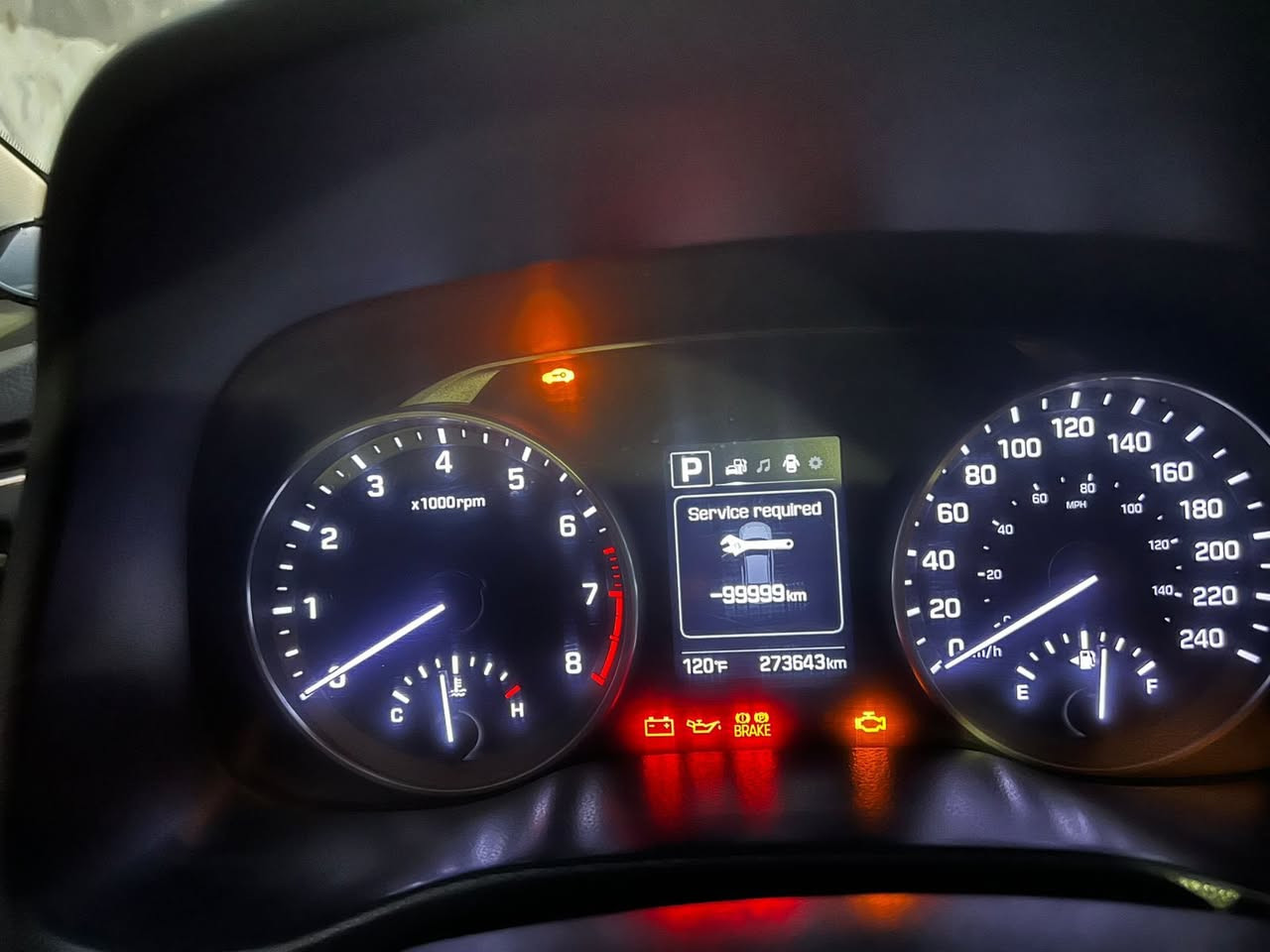 تحية طيبة 🖐🏻
الأنترة 2017 امريكي رقم اربيل بأسمنة 
مكينة 2000 كير At 
موصفات ✅شاشة + كامرة دوارة + تحكم ستيرن + اشاير بلمري + مانع انزلاق 
سعرهة 108 وبيهة مجال قليل 
حادثهة جاملغ وبنيد ‭
‭0772 513 4600‬ رقم راعيهة اني مكلف بلنشر
