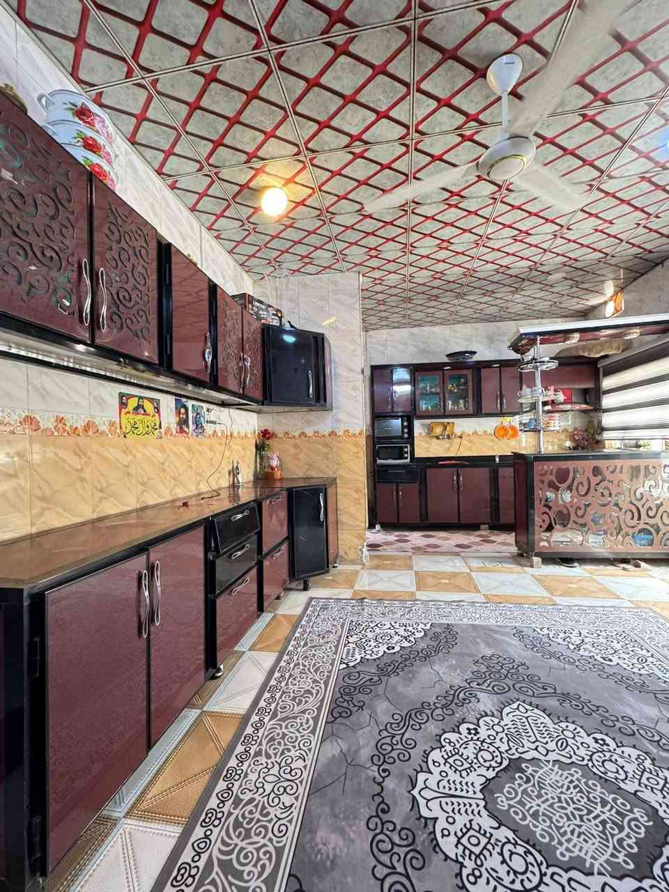 البيت للبيع بسعر مناسب
طابو ملك صرف 

البيت مساحته 260 متر 

 تبليط لباب الدار بناء طابوق 

الطابق اللرضي

غرف عدد 2   5*4

صاله 7*4

استقبال 7*4

مطبخ حار وبارد 6*4

مجمع صيحات داخليه و خارجيه

الطابق الثاني 

غرفه سويت 8*4

صاله 5*4

مخزن 2*4

العنوان الديوانيه دغاره حي الشرطه

تفاصيل اكثر إتصال برقم

***********
