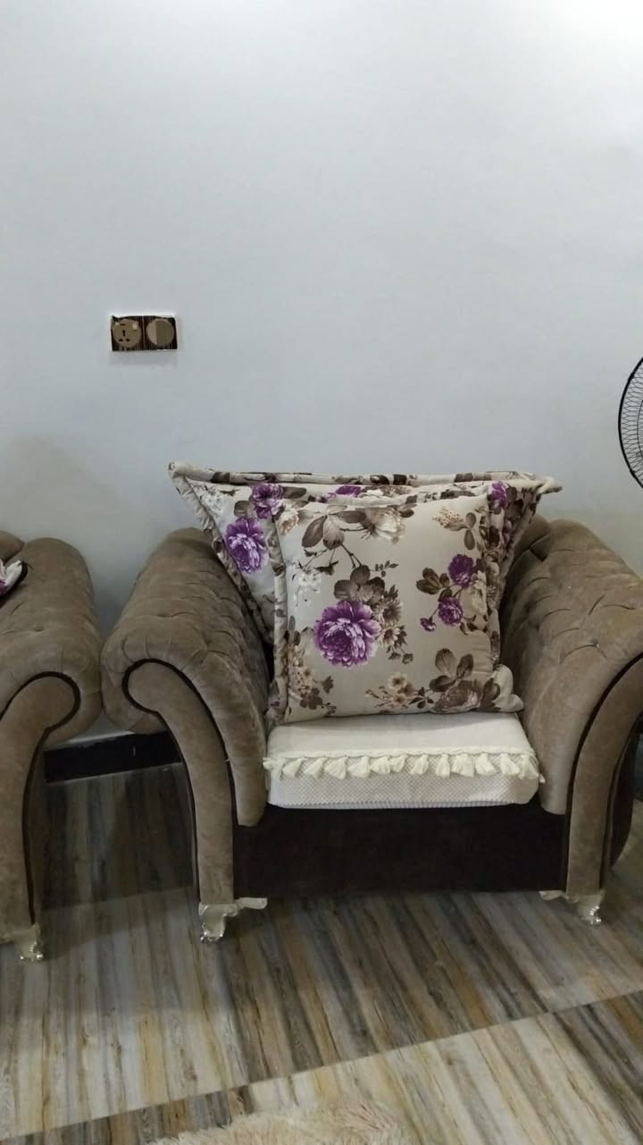 السلام عليكم تخم للبيع مستعمل بس جديد كلش مع الطبلات ب ٧٥٠ الف


**إذا كنت صاحب هذا الإعلان وتريد حذفه لأي سبب، رجاءا أرسل رسالة إلى الدعم الفني**